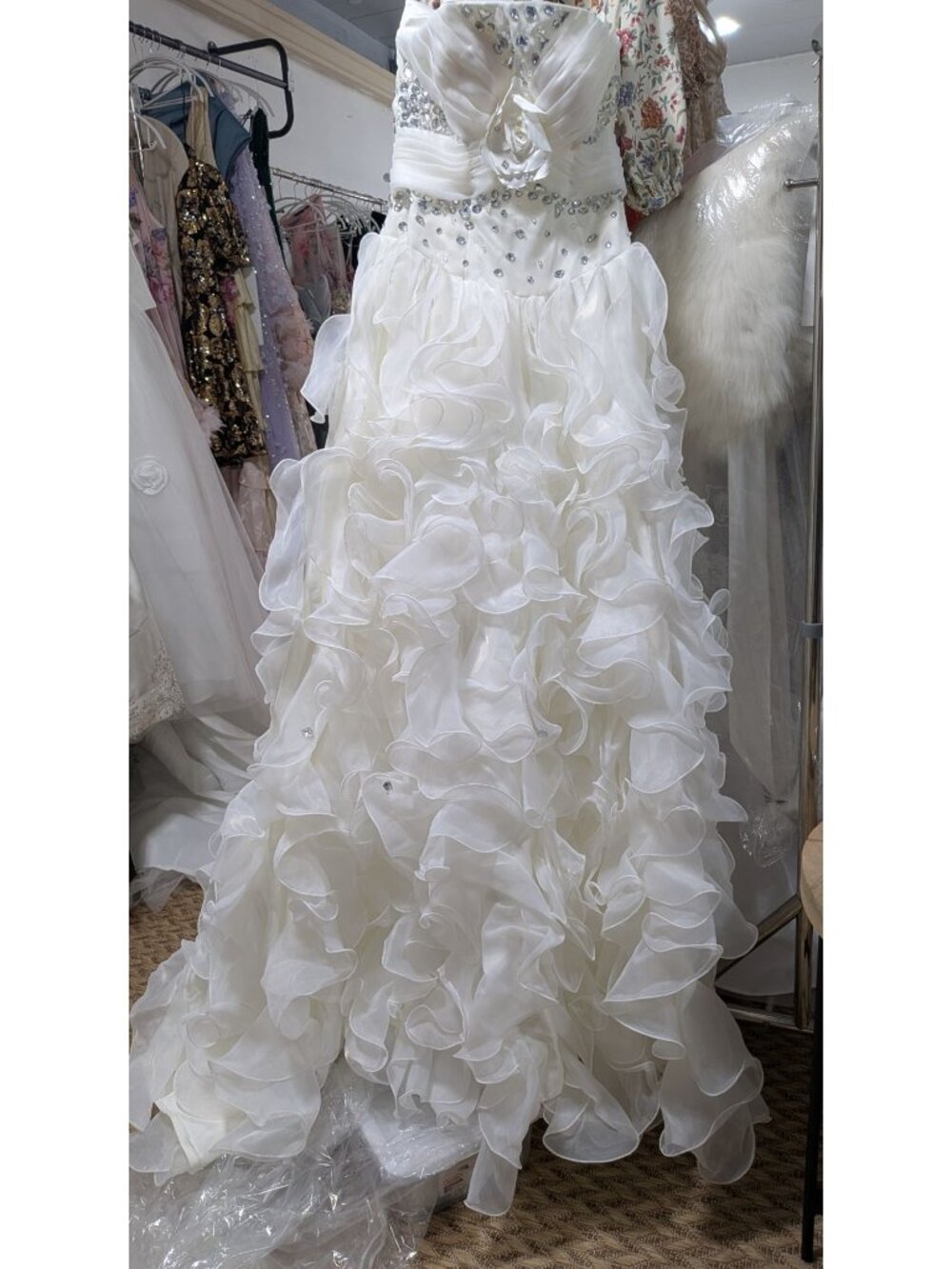 Pre owned hand made 3d floral gem raffle bridal wedding dress with train XXS TO